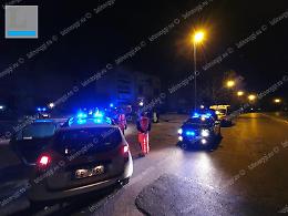 Barricato in casa: il carabiniere lo convince a desistere