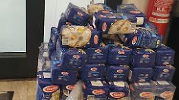 Coronavirus, compra tutta la farina del Conad e la regala ai clienti bisognosi