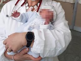 Fiocco blu alla Clinina: è nato un "leoncino" da 1,7 chili