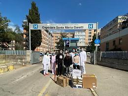 Gli studenti del Majorana donano mascherine e camici agli specializzandi