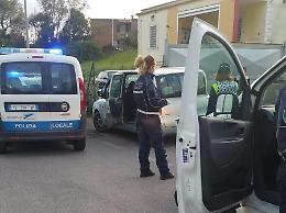 Forzano il varco, 4 rom inseguiti e rimandati indietro con mille euro di multa