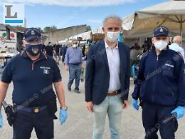 Riapre il mercato settimanale: il sopralluogo del sindaco