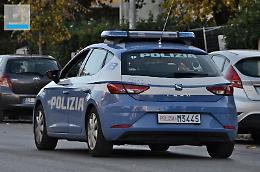 Aveva un manganello in auto, denunciato dalla polizia