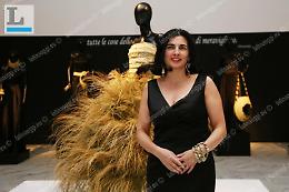 La stilista dello strame cambia tutto e produce mascherine