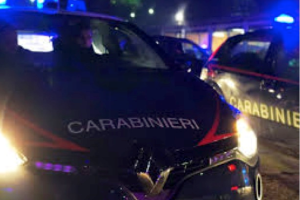 Aprilia, incendio a un negozio: danneggiata la saracinesca, indagano i Carabinieri
