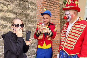 Bambino investito alla Fiera, due clown gli fanno visita al Bambin Gesù