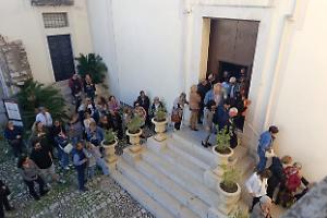 Una folla commossa per l'ultimo saluto a Sabrina Nardella