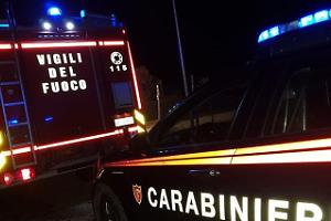 Incendio nella notte a Sabaudia: in fiamme rifiuti accatastati in un magazzino abbandonato