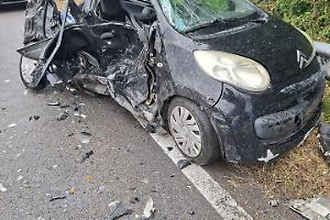 Scontro tra due auto, arriva l'eliambulanza