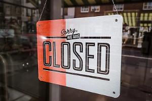 Commercio, giovani in fuga