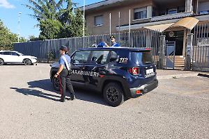 Truffa una donna fingendosi un'operatrice bancaria, nei guai una 45enne