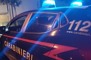 Trovati con la droga nell'auto e in casa, poi uno tenta la fuga: arrestati due ragazzi