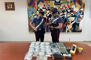 Arrestato dopo un inseguimento per le strade di Aprilia, nell'auto aveva 6 chili di droga