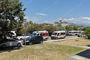 Pronto soccorso pieno, dieci ambulanze in fila