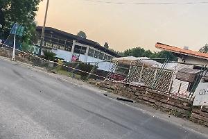 Non si ferma all’alt: inseguimento e spari, poi si schianta contro un muro