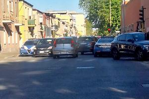 Baby vandali in azione: tensione nel condominio