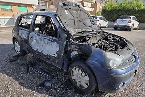 A fuoco l’auto di un pizzaiolo