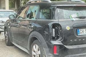 Auto depredate, ladri in azione in via Legnano