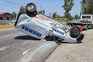 Scontro tra auto e furgone, due feriti nella carambola