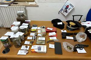 Trovato con armi e droga, condanna ridotta in Appello