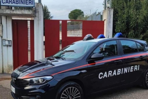 Sorpreso a rubare all'interno delle auto in sosta, arrestato un 42enne