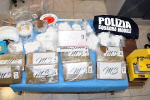 Dodici chili tra cocaina e hascisc, patteggia 5 anni