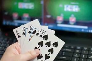 Condannata per le giocate online del marito: 30enne di Fondi finisce sotto processo per il reddito di cittadinanza