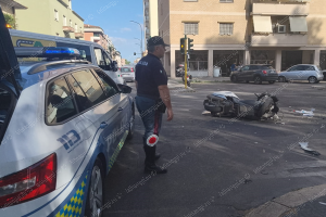 Scontro in via Ezio, denunciato per lesioni stradali