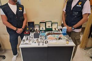 Scoperta base di spaccio a Latina: cocaina, armi e Rolex nel covo dei pusher