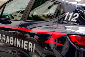 Esplode colpi con una pistola scacciacani sul lungomare: denunciato un trentenne romano