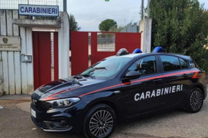 Furto in pieno giorno in un negozio, denunciati due giovani a Priverno