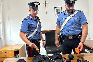 Fermati due 29enni con attrezzi da scasso: uno guidava senza patente