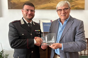 Sabaudia, il sindaco Mosca saluta il maggiore Perrone: “Grazie per la vicinanza alla città”