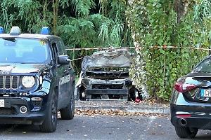 Morto carbonizzato in auto,  è un vero e proprio giallo