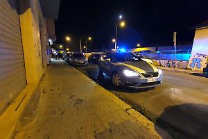 Dettava legge nello spaccio in zona pub