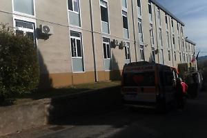 Sezze, spray urticante spruzzato a scuola, evacuato il Pacifici De Magistris