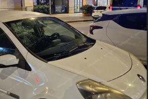 Trentenne in monopattino investito da un'auto in centro