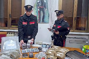 Preso con oltre 8 chili di droga, si difende: ero rimasto senza lavoro