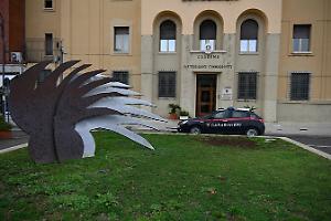 Truffa un ragazzo spacciandosi per il titolare di un'agenzia, nei guai un 49enne