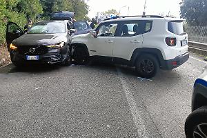 Impatto tra una Jeep e una Volvo nel tratto della consolare tra Itri e Formia: due feriti