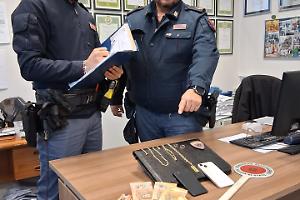 Si finge Carabiniere per truffare un'anziana: arrestato dalla Polizia