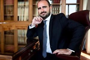 Insulti al deputato che incassò il bonus