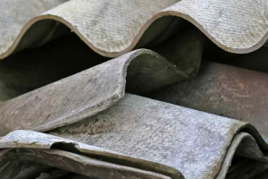 Amianto abbandonato: disposta la bonifica