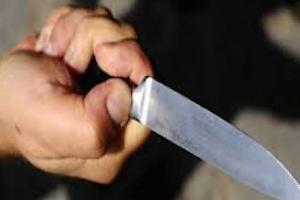 Lite per futili motivi a Cisterna: 58enne minaccia connazionale con un coltello