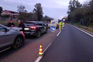 Tamponamento a catena tra tre veicoli,  disagio alla circolazione