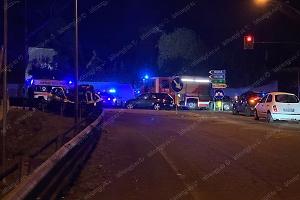 Scontro sull'Appia, due persone finiscono in ospedale