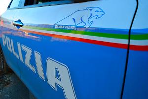 Ruba un portafogli e usa le carte per fare acquisti: denunciato un 38enne