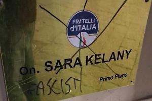Atto vandalico ai danni dell'onorevole Sara Kelany, sfregiata la targa dell'ufficio