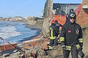 Emergenza costa a Latina: attivato il COC per le case minacciate dal mare