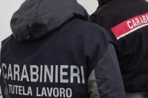Controllo dei Carabinieri presso un’azienda agricola. Un irregolare, scattano sanzioni e denuncia